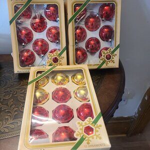 VTG Pyramid Raunch 22 Red & 5 Gold Ball Christmas Ornaments Satin Sheen Glass US